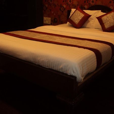 Benazeer Hotel Mumbai Kültér fotó