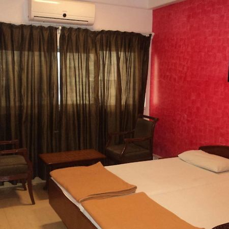 Benazeer Hotel Mumbai Kültér fotó