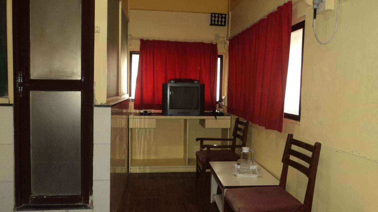 Benazeer Hotel Mumbai Kültér fotó