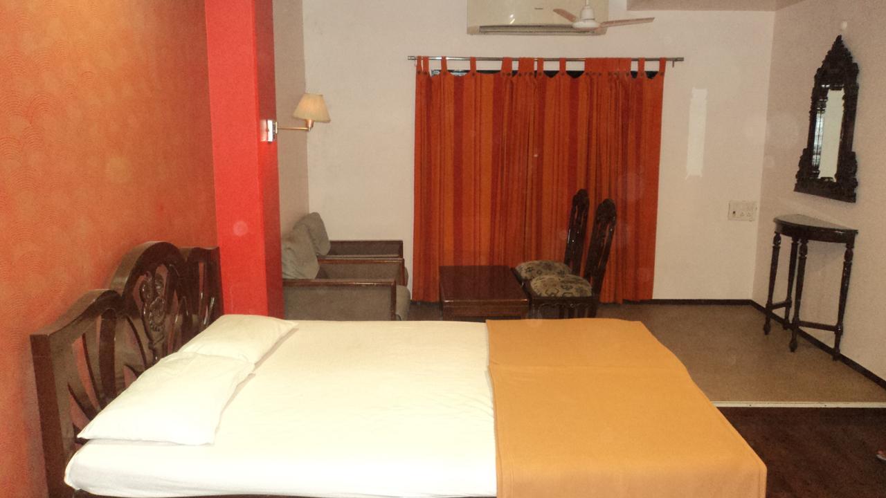 Benazeer Hotel Mumbai Kültér fotó