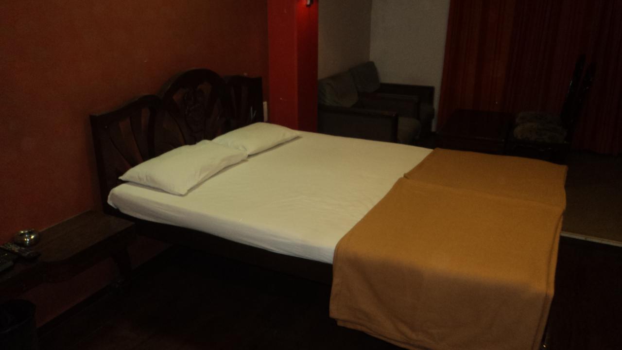 Benazeer Hotel Mumbai Kültér fotó