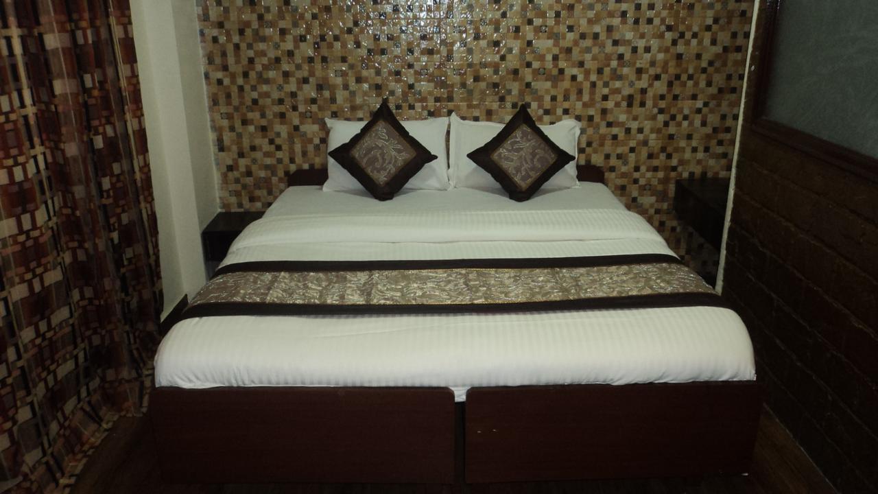 Benazeer Hotel Mumbai Kültér fotó