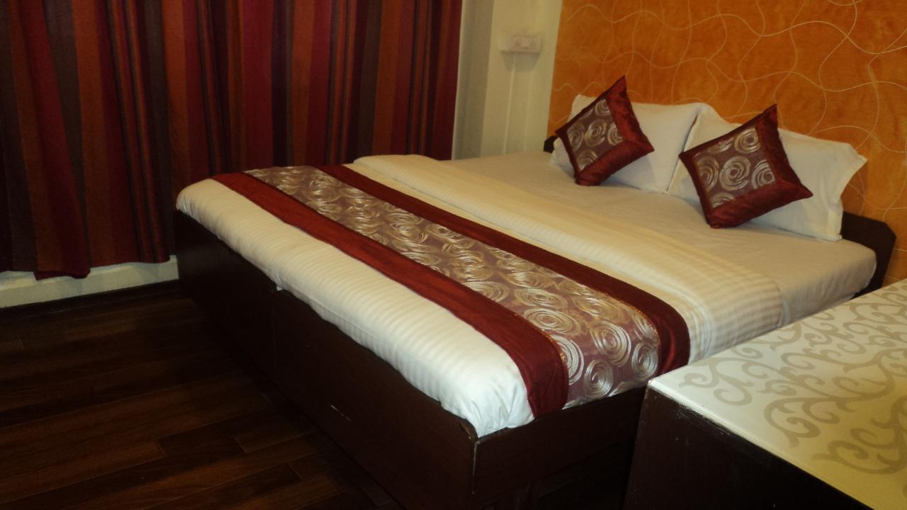 Benazeer Hotel Mumbai Kültér fotó