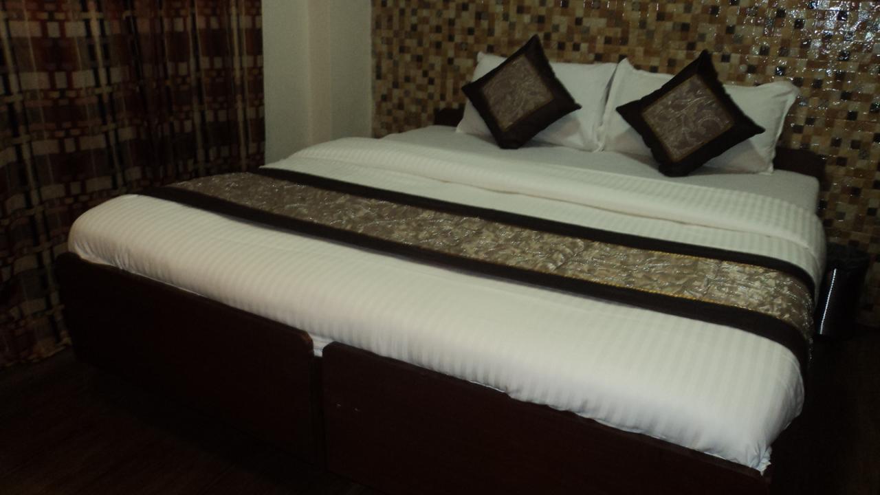 Benazeer Hotel Mumbai Kültér fotó