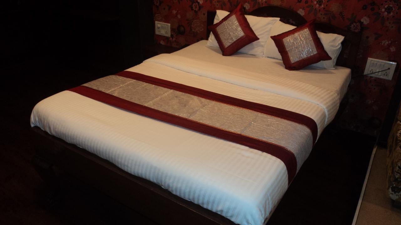 Benazeer Hotel Mumbai Kültér fotó