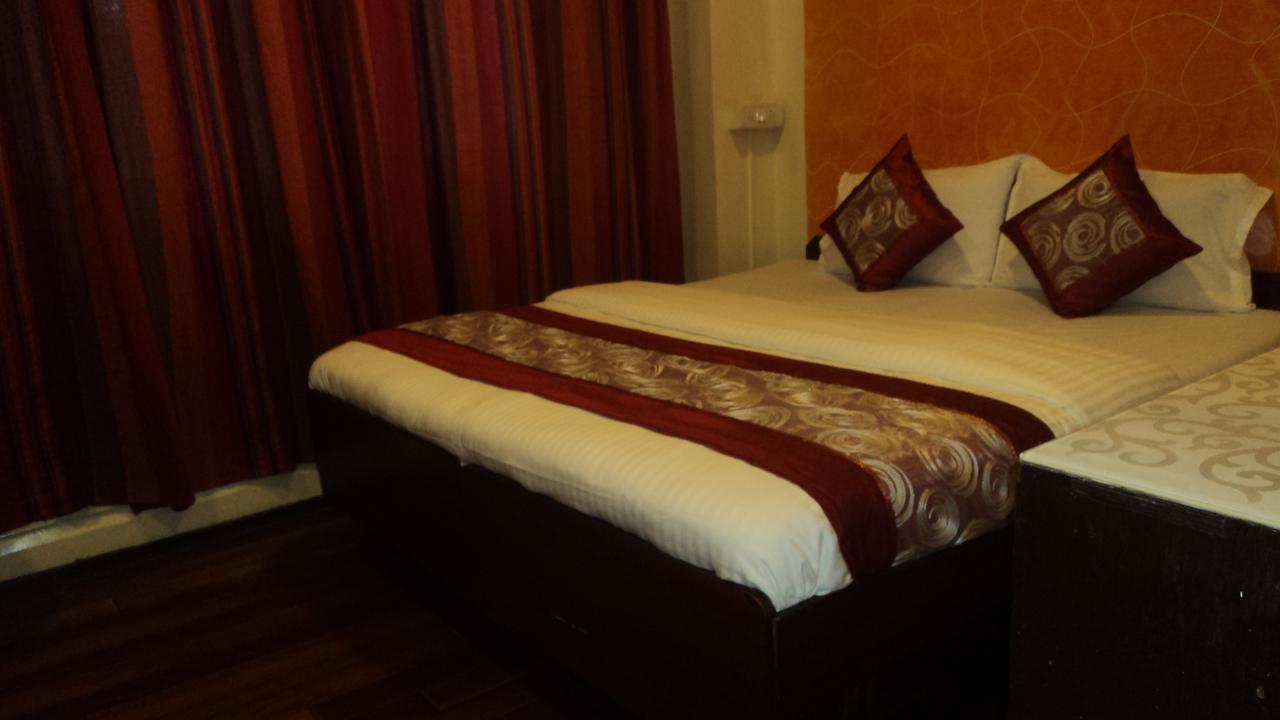 Benazeer Hotel Mumbai Kültér fotó