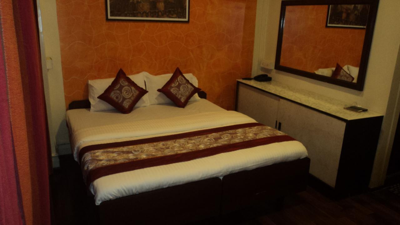 Benazeer Hotel Mumbai Kültér fotó