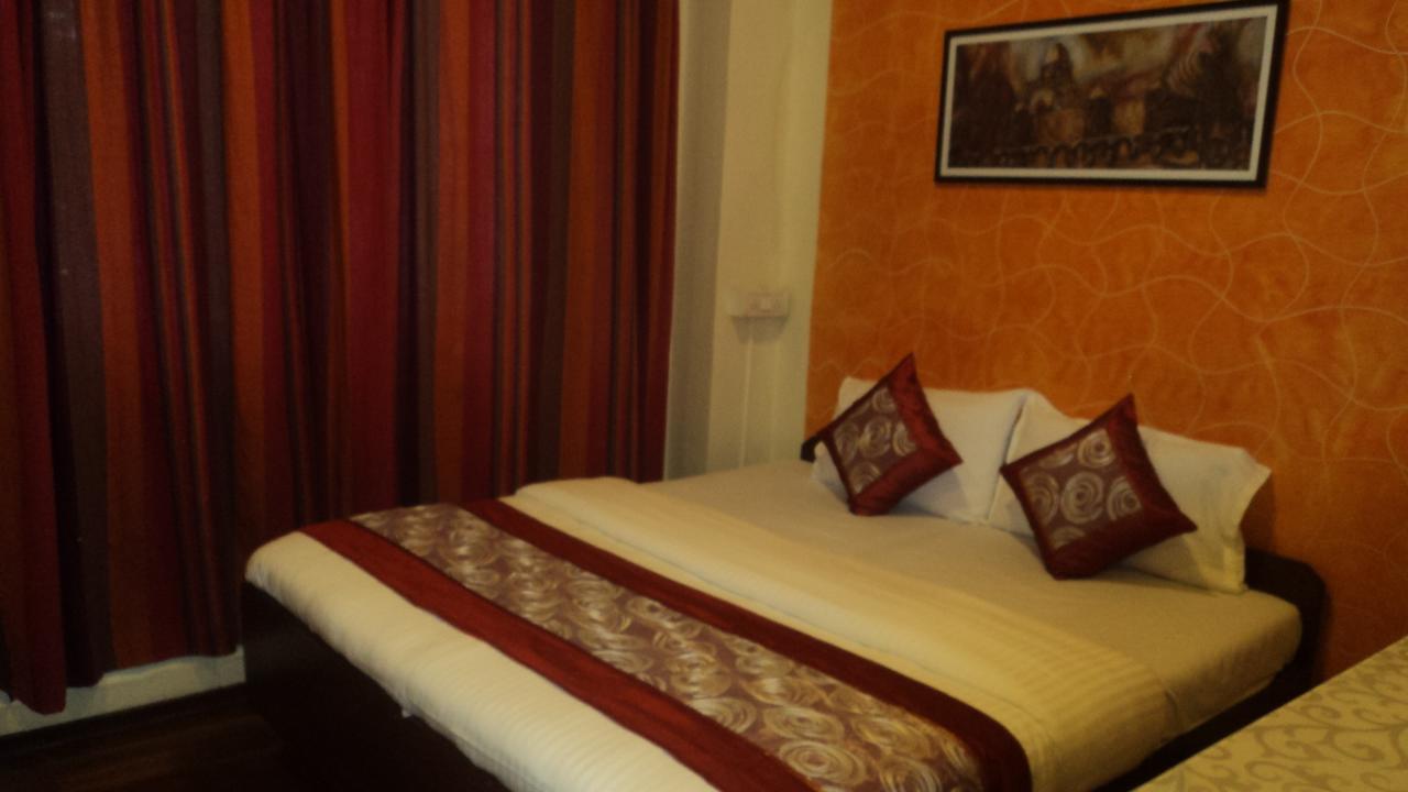 Benazeer Hotel Mumbai Kültér fotó