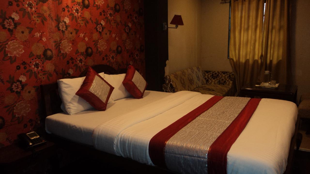 Benazeer Hotel Mumbai Kültér fotó