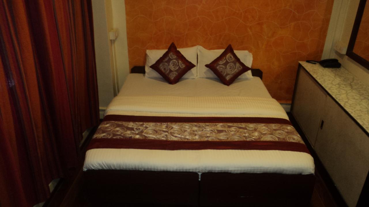 Benazeer Hotel Mumbai Kültér fotó