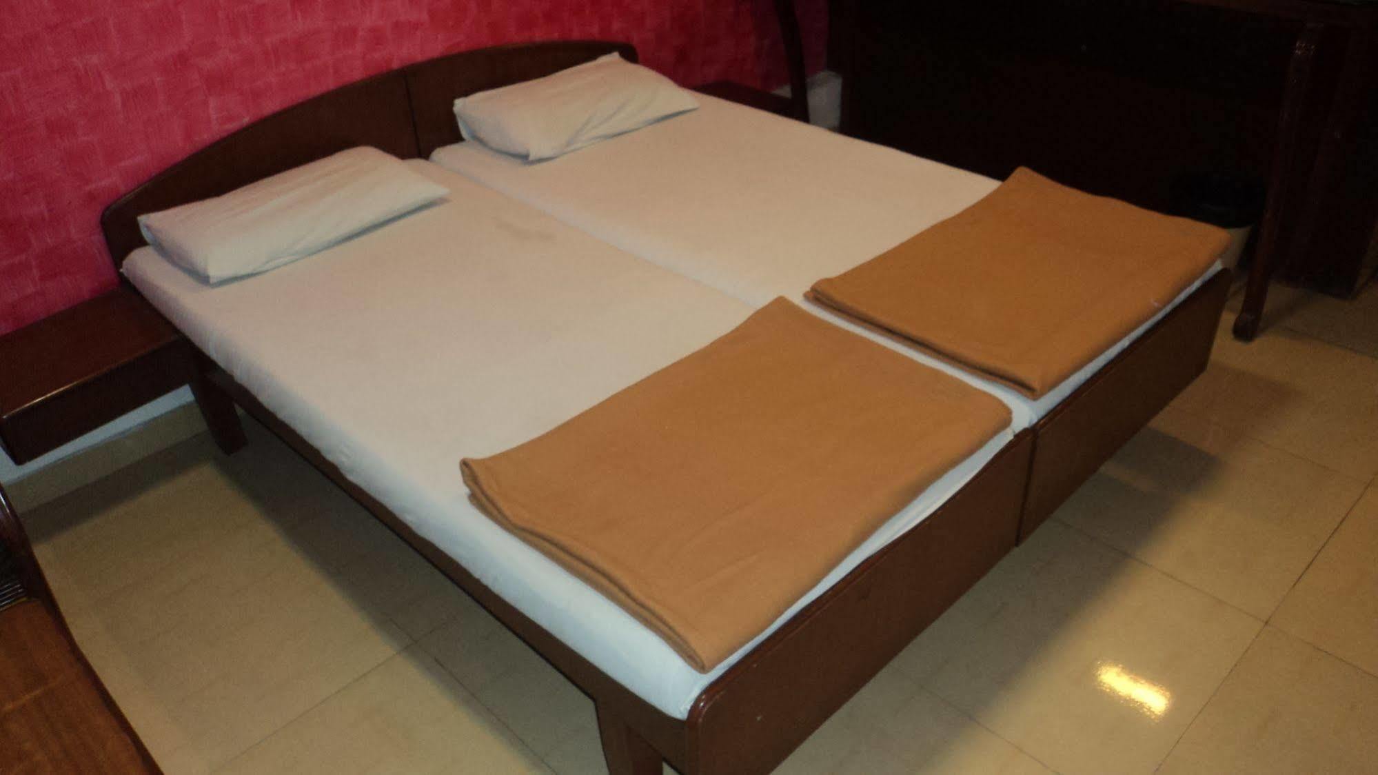Benazeer Hotel Mumbai Kültér fotó