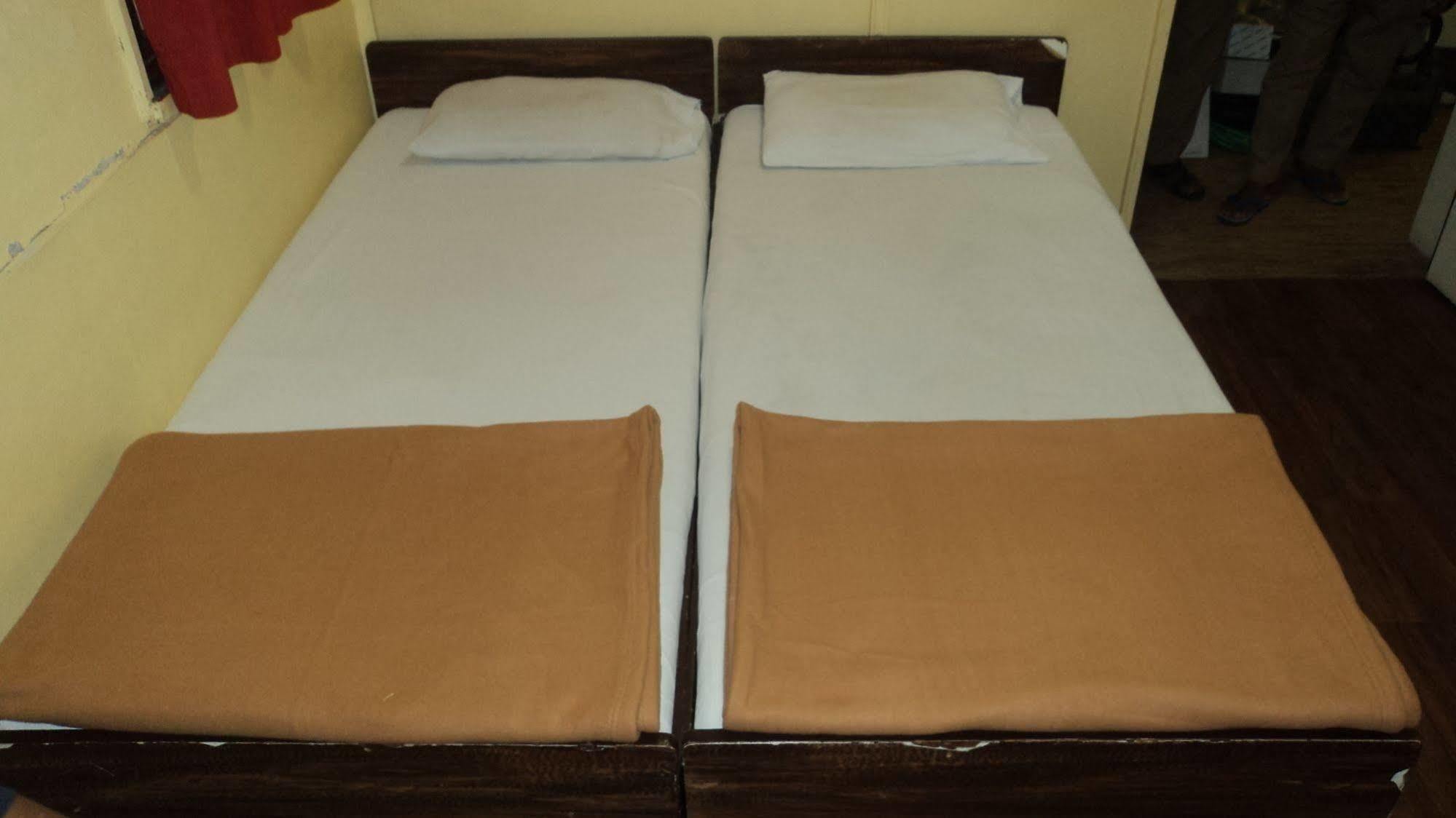 Benazeer Hotel Mumbai Kültér fotó