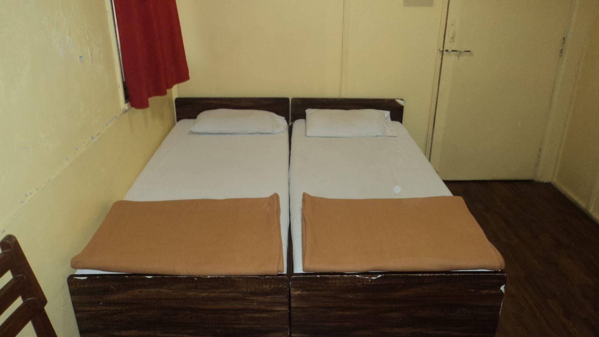 Benazeer Hotel Mumbai Kültér fotó