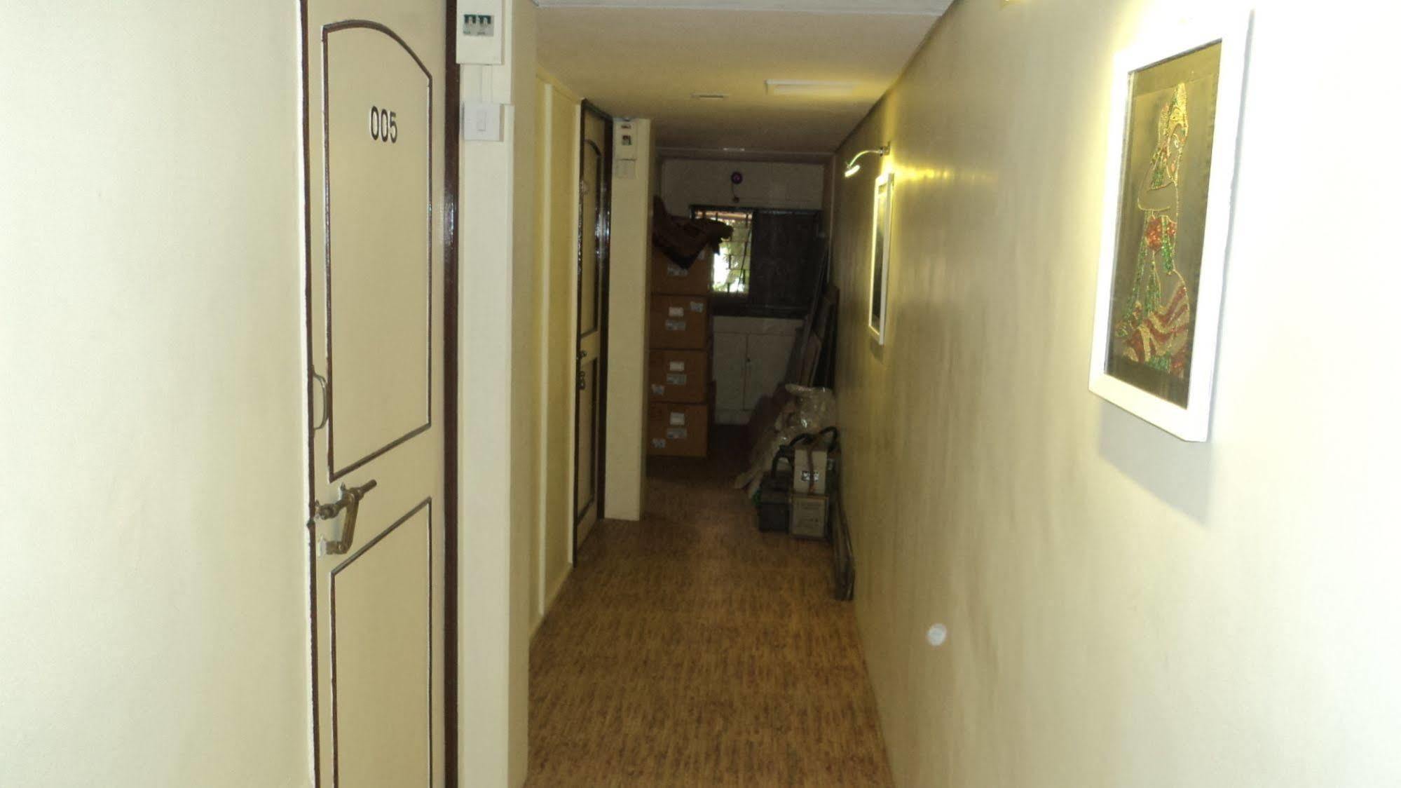 Benazeer Hotel Mumbai Kültér fotó